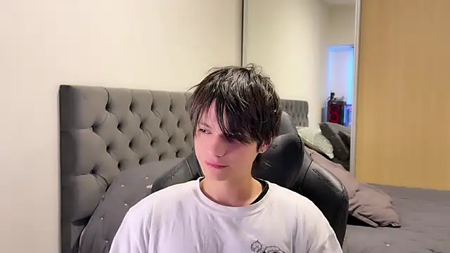 Snapshot of SasukeUhchiaa chatting on 01/03/25, 09:58 SasukeUhchiaa online show from 01/03/25, 09:58