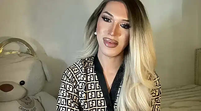 Snapshot of Ts_glamxxxx chatting on 02/07/25, 12:39 Ts glamxxxx online show from 02/07/25, 12:39