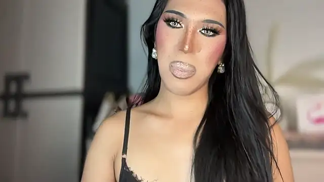 Ts glamxxxx online show from 12/18/25, 03:01