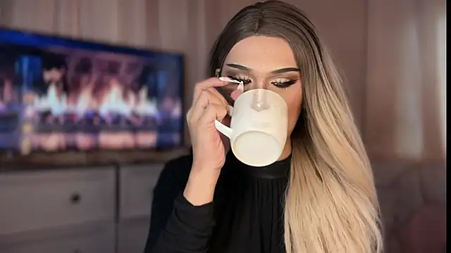 Ts glamxxxx online show from 04/23/26, 01:18