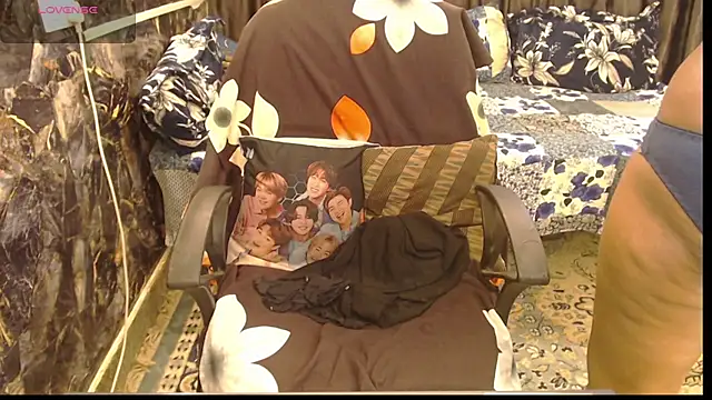 Snapshot of sexyrihana1 chatting on 10/29/25, 07:32 sexyrihana1 online show from 10/29/25, 07:32