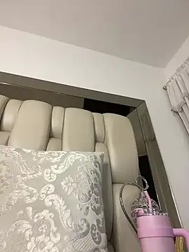 Snapshot of ALISSON_FOXXX1 chatting on 03/21/25, 01:13 ALISSON FOXXX1 online show from 03/21/25, 01:13