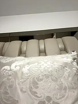 ALISSON FOXXX1 online show from 12/19/25, 11:45