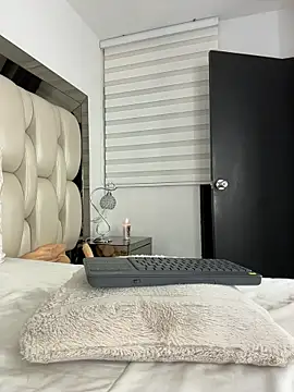 ALISSON FOXXX1 online show from 04/21/26, 01:42