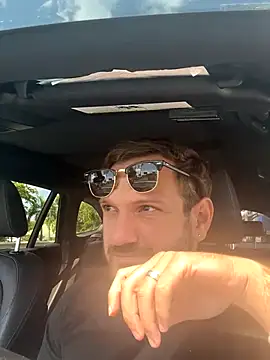 Snapshot of JonJ0 chatting on 09/30/25, 03:06 JonJ0 online show from 09/30/25, 03:06