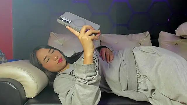 Snapshot of miacam-hot chatting on 10/18/25, 11:33 miacam-hot online show from 10/18/25, 11:33