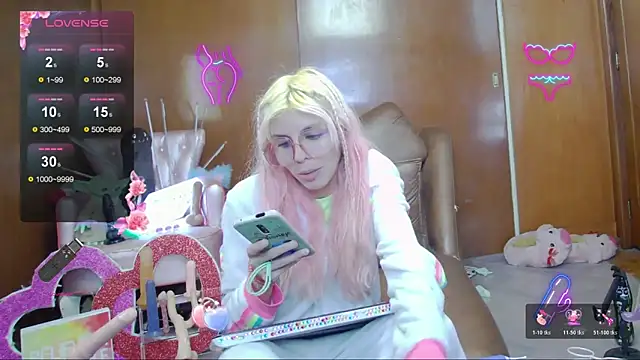 Skinygirl online show from 11/15/25, 11:21