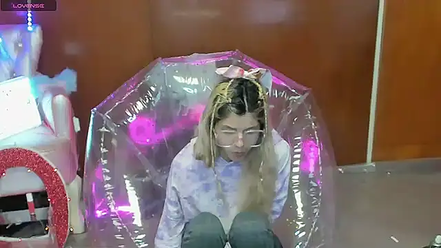 Skinygirl online show from 03/15/26, 11:00