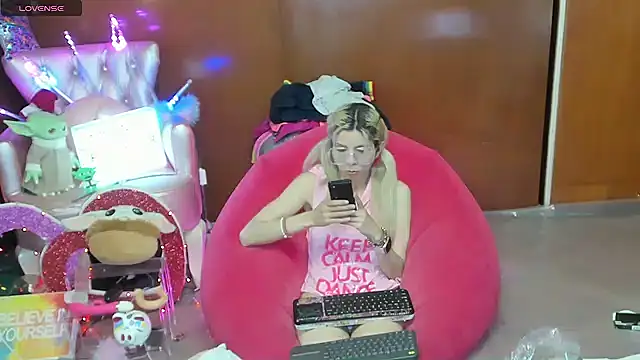 Skinygirl online show from 07/11/26, 12:46