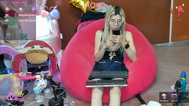 Skinygirl online show from 07/26/26, 02:09
