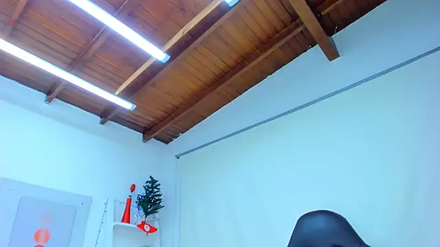 Snapshot of AlessiaMarcu- chatting on 12/04/24, 10:57 AlessiaMarcu- online show from 12/04/24, 10:57