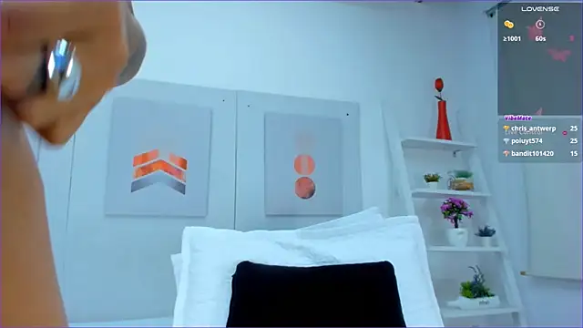 Snapshot of AlessiaMarcu- chatting on 01/10/25, 10:28 AlessiaMarcu- online show from 01/10/25, 10:28