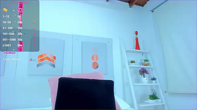 Snapshot of AlessiaMarcu- chatting on 02/25/25, 04:24 AlessiaMarcu- online show from 02/25/25, 04:24