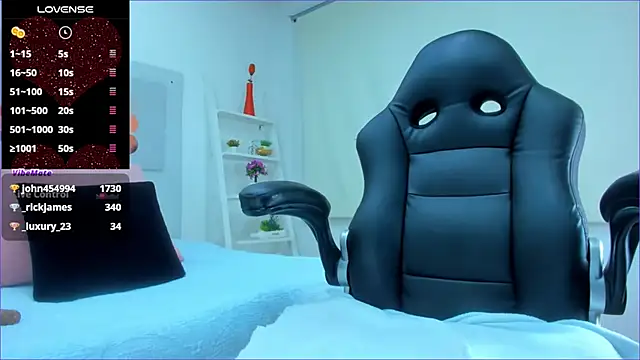 Snapshot of AlessiaMarcu- chatting on 03/13/25, 07:31 AlessiaMarcu- online show from 03/13/25, 07:31