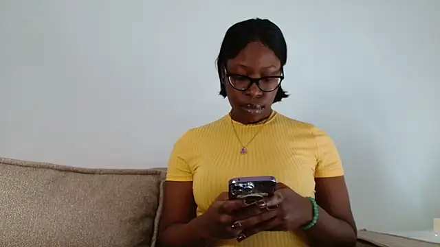 MadamIndigo online show from 11/24/25, 09:31