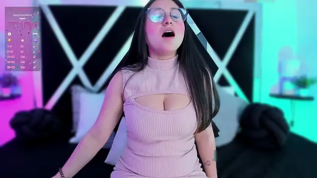 lucy neil online show from 02/13/25, 07:10