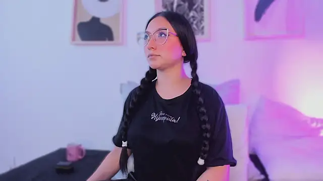 lucy neil online show from 02/13/26, 02:40