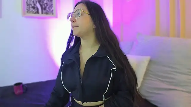 lucy neil online show from 02/22/26, 02:34