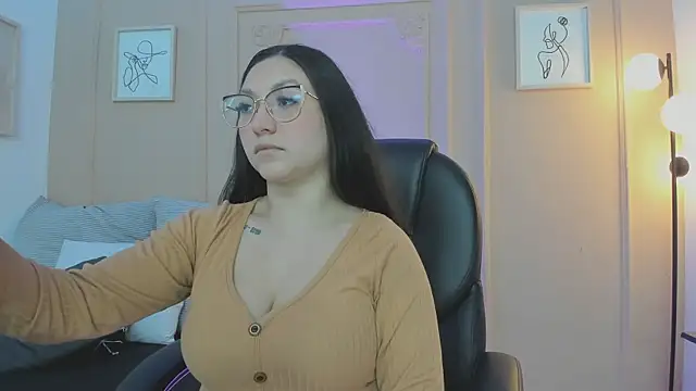 lucy neil online show from 04/02/26, 02:31