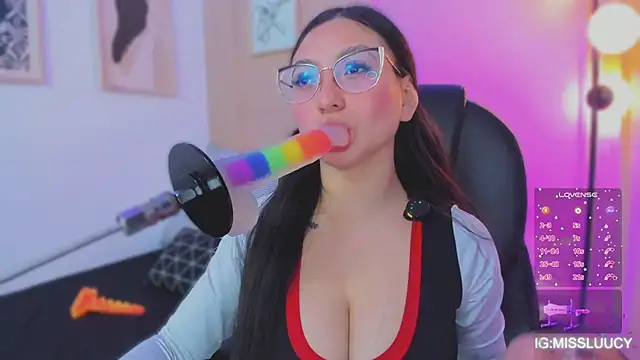 lucy neil online show from 04/09/26, 06:19