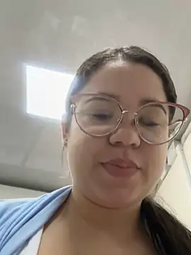 Lucyklein2022 online show from 12/06/24, 01:22