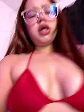 Lucyklein2022 online show from 10/05/25, 01:04