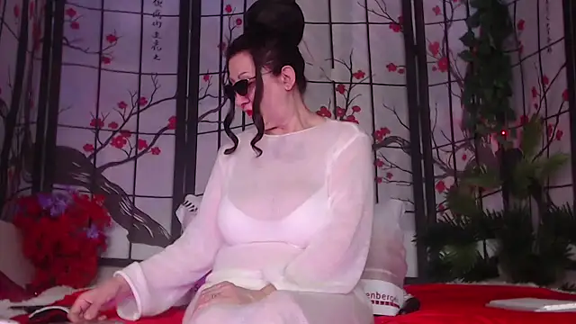 NightOrhideya online show from 04/12/26, 09:25