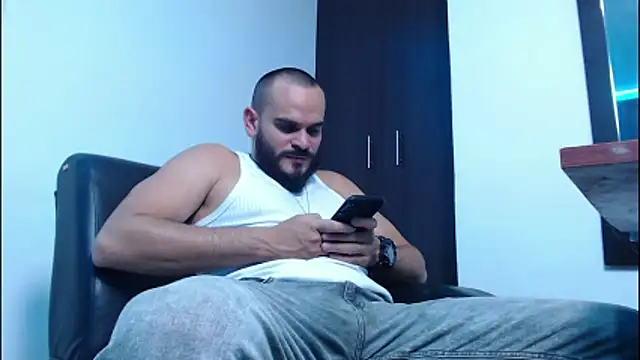 Snapshot of cowboyht chatting on 05/28/26, 02:53 cowboyht online show from 05/28/26, 02:53