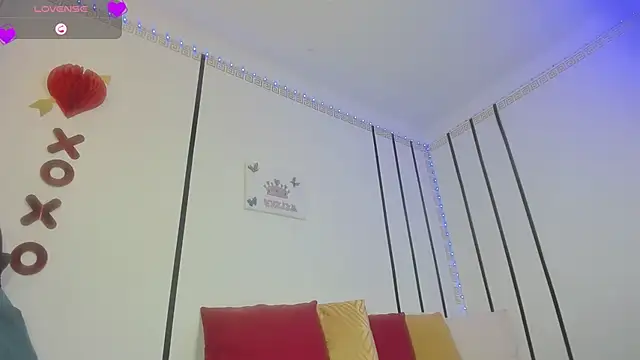 yelenaowens online show from 10/31/25, 01:17