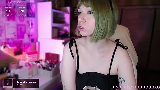 Snapshot of freya_sunny chatting on 05/27/26, 05:04 freya sunny online show from 05/27/26, 05:04