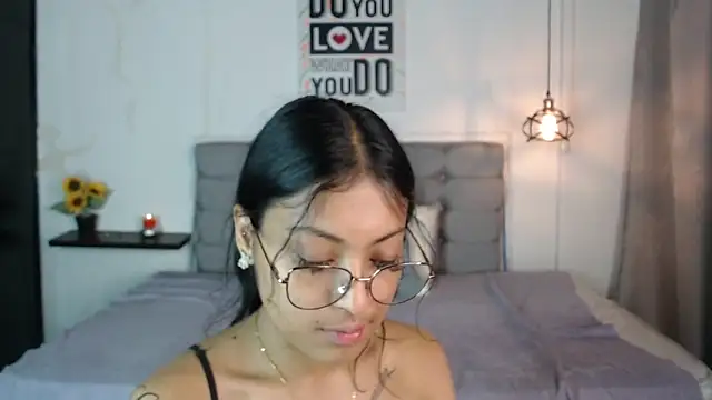 vaness weet online show from 01/05/25, 05:51