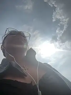 vaness weet online show from 02/05/25, 07:53