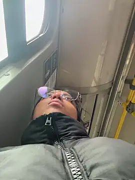 vaness weet online show from 02/14/25, 08:05