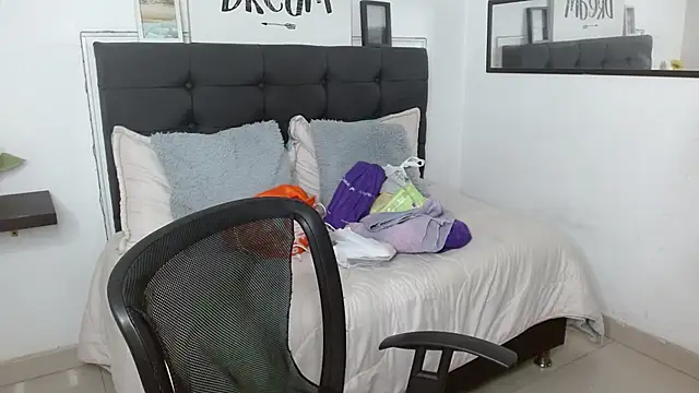 vaness weet online show from 09/29/25, 07:30