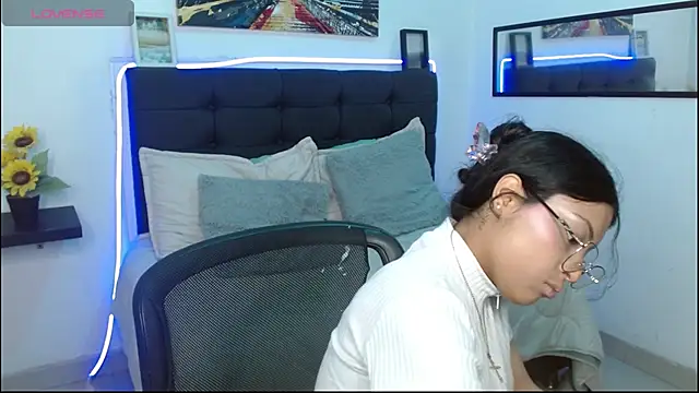 vaness weet online show from 11/25/25, 07:36