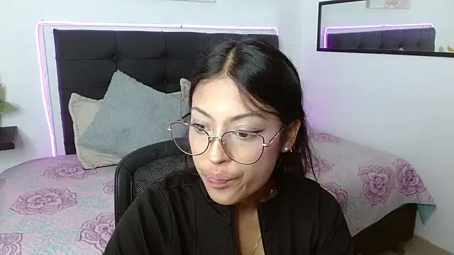 Snapshot of vaness_weet chatting on 05/16/26, 07:34 vaness weet online show from 05/16/26, 07:34