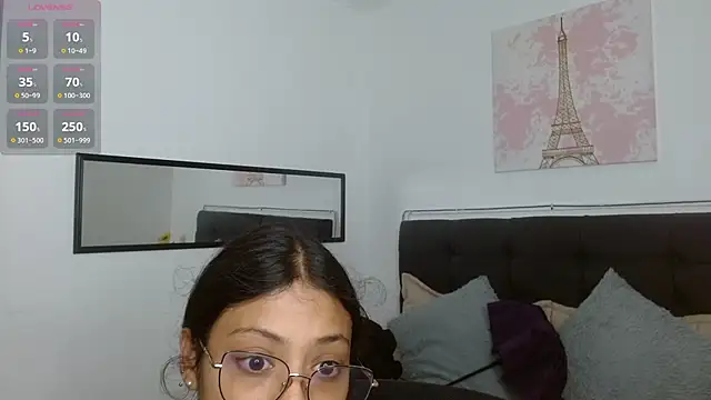 Snapshot of vaness_weet chatting on 07/23/26, 08:29 vaness weet online show from 07/23/26, 08:29