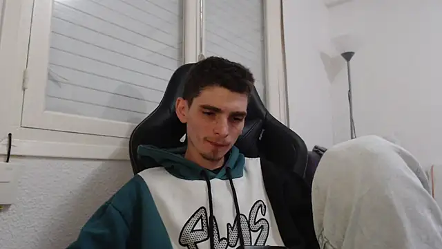 Snapshot of OnlySolovicio chatting on 11/03/25, 07:15 OnlySolovicio online show from 11/03/25, 07:15