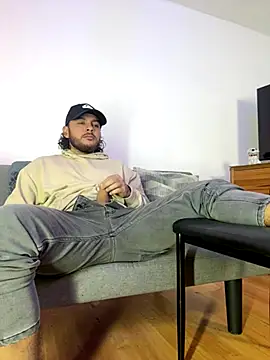 tuyo1995 online show from 11/23/25, 11:15