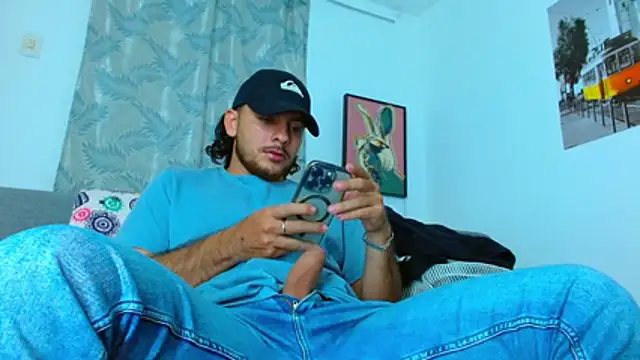 Snapshot of tuyo1995 chatting on 02/19/26, 04:36 tuyo1995 online show from 02/19/26, 04:36