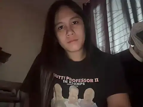 Snapshot of MeganTheRarest chatting on 11/10/25, 12:09 MeganTheRarest online show from 11/10/25, 12:09