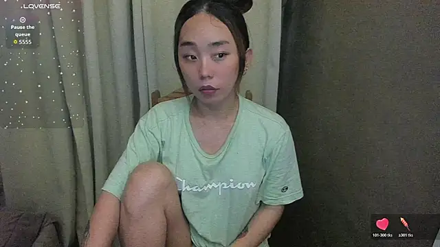 MissAyaCollins online show from 10/17/25, 06:27