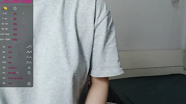 QiuPeiPeimmm online show from 10/01/25, 08:31