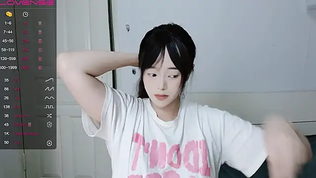 QiuPeiPeimmm online show from 10/04/25, 01:09