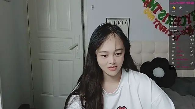 QiuPeiPeimmm online show from 12/18/25, 02:45