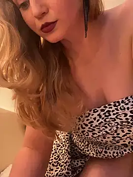 Snapshot of Lady__Maria chatting on 02/02/25, 04:32 Lady Maria online show from 02/02/25, 04:32