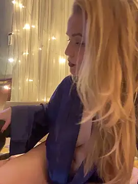 Snapshot of Lady__Maria chatting on 02/04/25, 04:29 Lady Maria online show from 02/04/25, 04:29