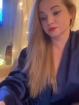 Snapshot of Lady__Maria chatting on 02/19/25, 04:00 Lady Maria online show from 02/19/25, 04:00
