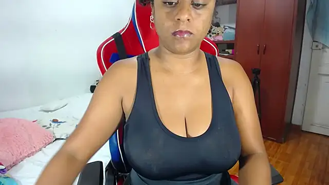 Snapshot of BellaKarla chatting on 01/09/26, 02:20 BellaKarla online show from 01/09/26, 02:20