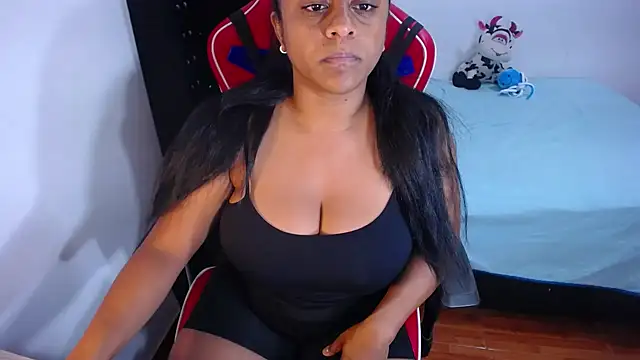 Snapshot of BellaKarla chatting on 03/07/26, 03:36 BellaKarla online show from 03/07/26, 03:36